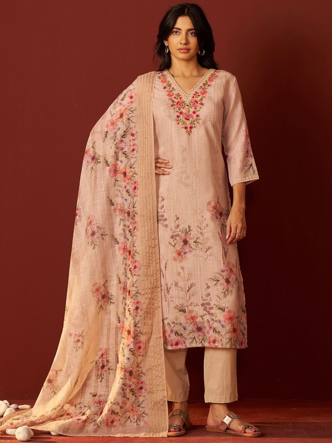 Women Floral Embroidered Linen Kurta with Trousers & Dupatta