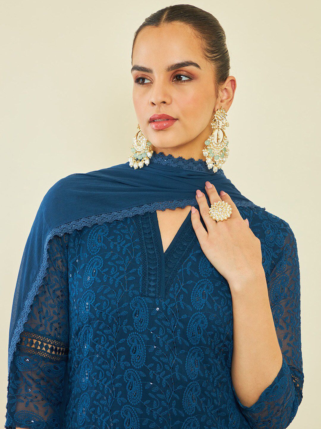 Dhiyona SO Women's Blue Paisey Embroidered Thread Work Straight Kurta & Trousers With Dupatta