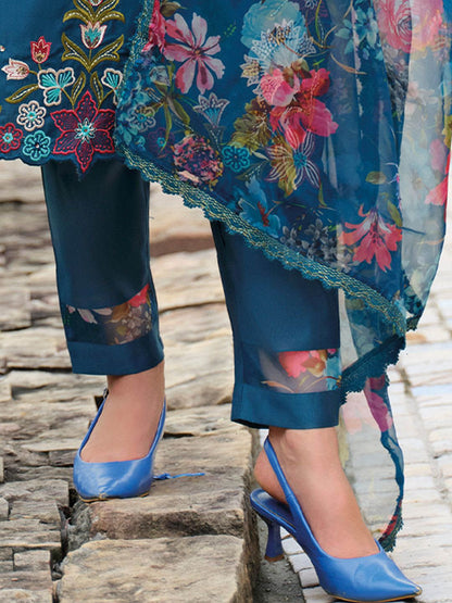 Women Floral Embroidered Thread Work Liva Kurta with Trousers & Dupatta