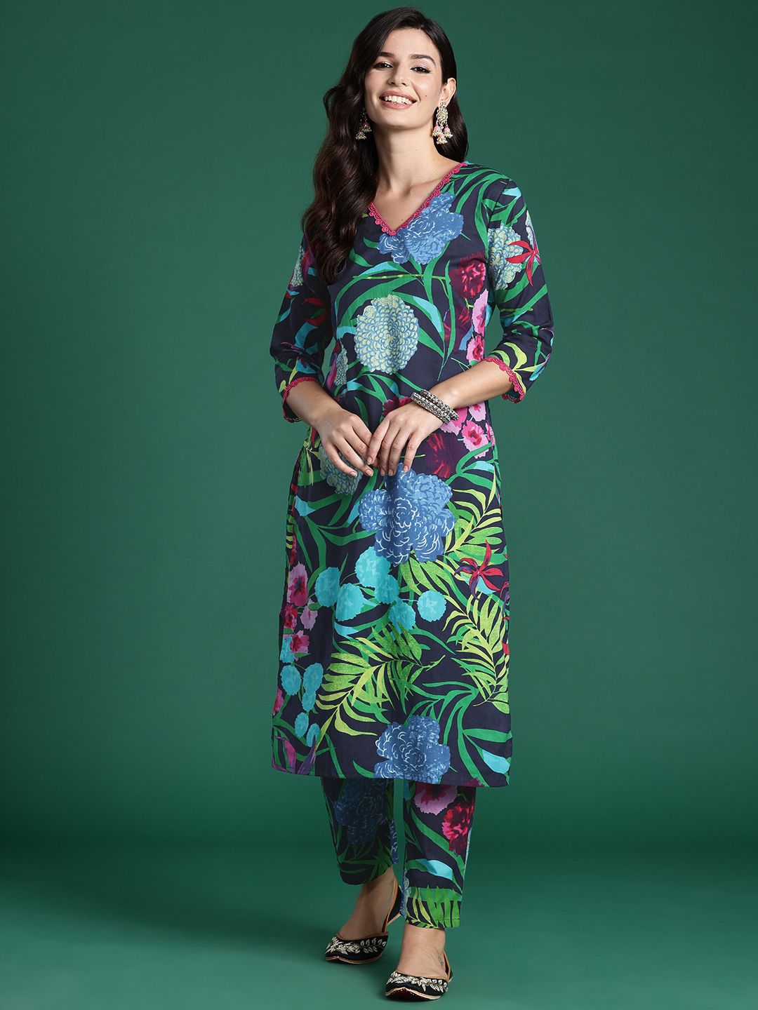 Dhiyona IE Women Floral Printed Regular Pure Cotton Kurta with Trousers