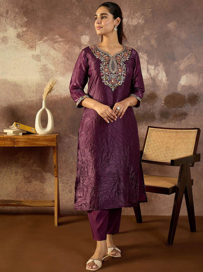 Dhiyona IE Embroidered V-Neck Top With Trousers Co-Ords