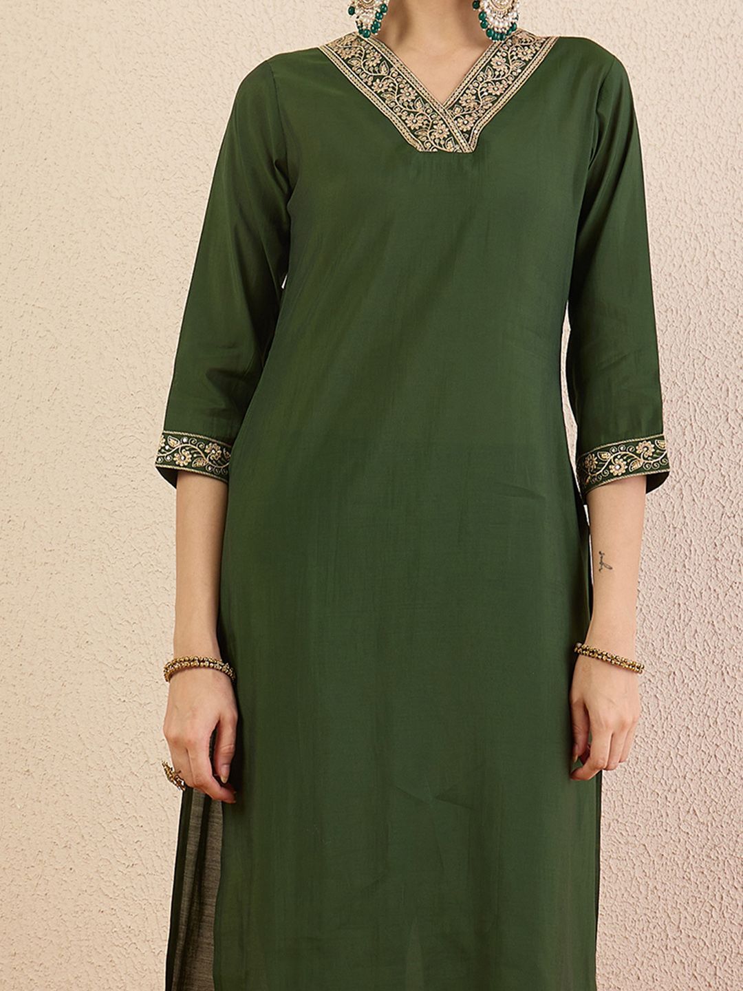 Women Ethnic Motifs Embroidered Regular Kurta with Trousers & With Dupatta