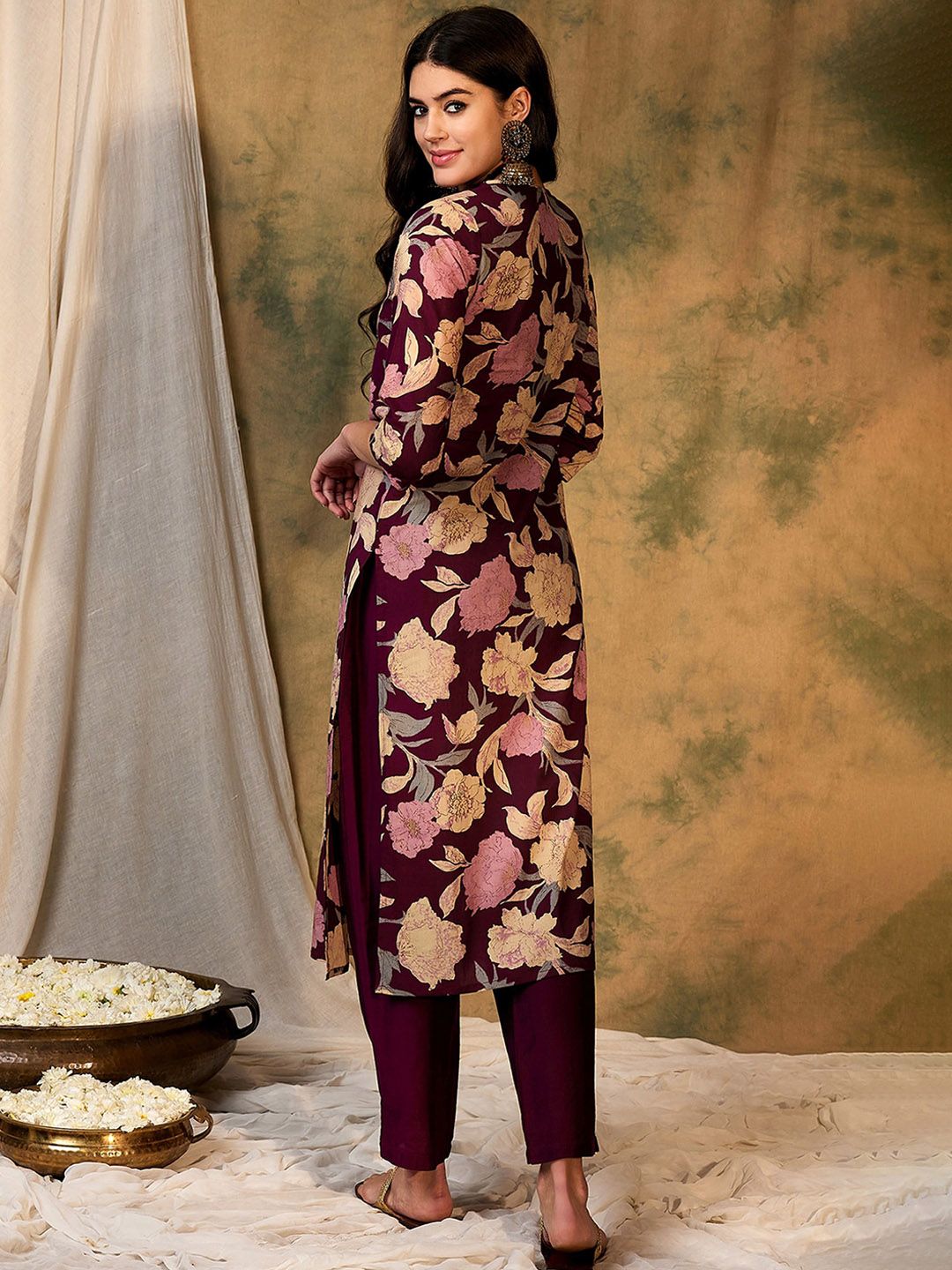 Dhiyona IE Floral Printed V-Neck Cotton Straight Kurta