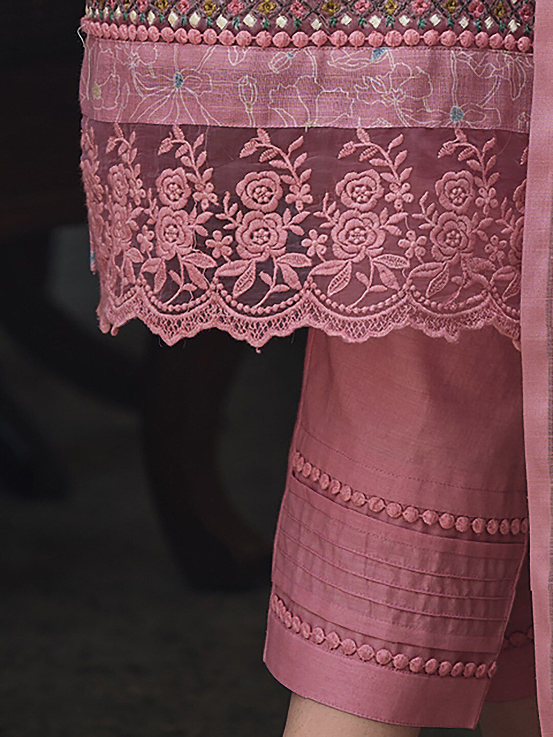 Dhiyona IE Floral Printed Thread Work Linen Kurta Set