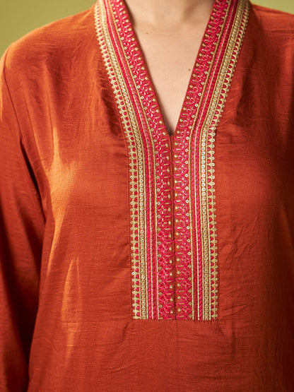 Dhiyona IE Women Floral Embroidered Kurta with Trousers & Dupatta