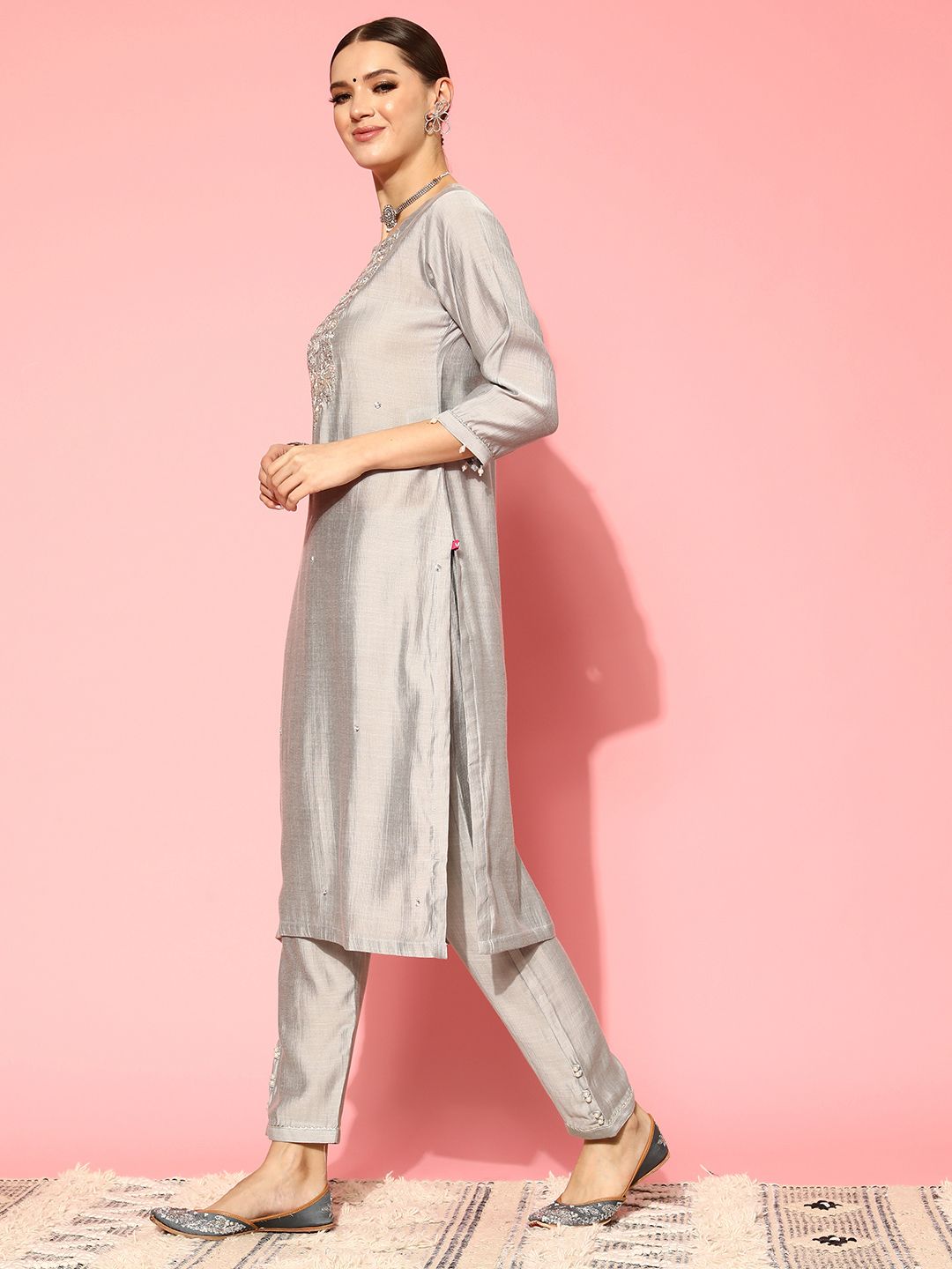 Dhiyona VA Women'sFloral Embroidered Regular Beads and Stones Kurta with Trousers & Dupatta