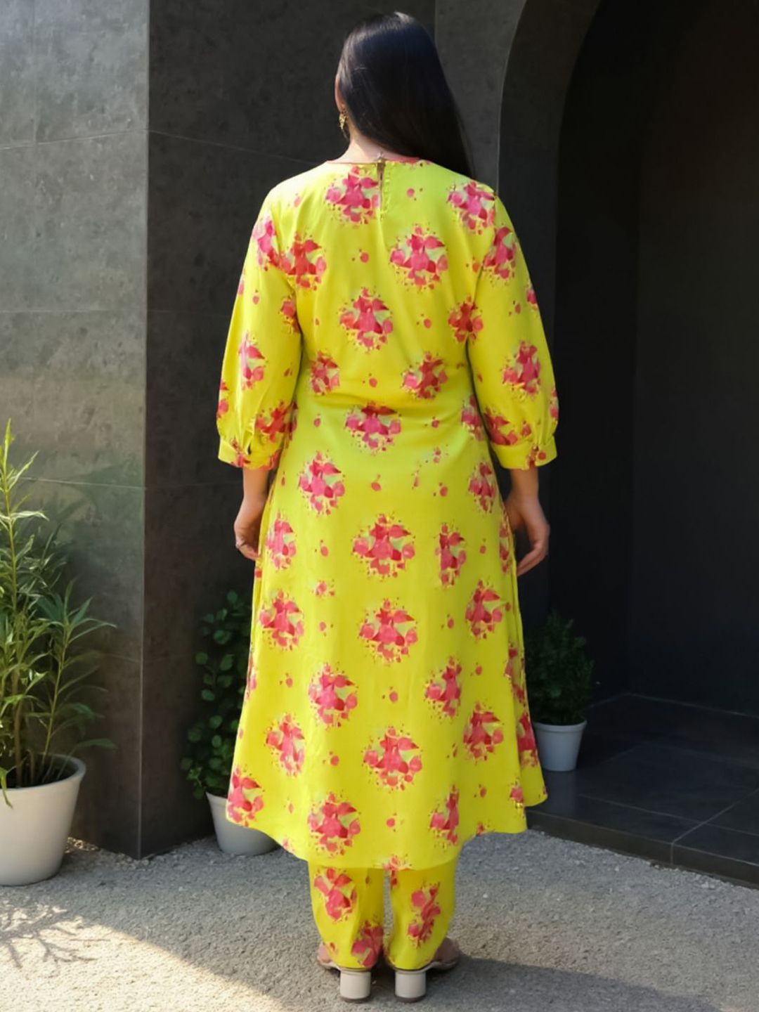 Women Floral Printed Regular Pure Cotton Kurta With Trousers