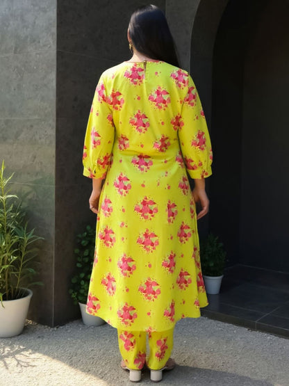 Women Floral Printed Regular Pure Cotton Kurta With Trousers