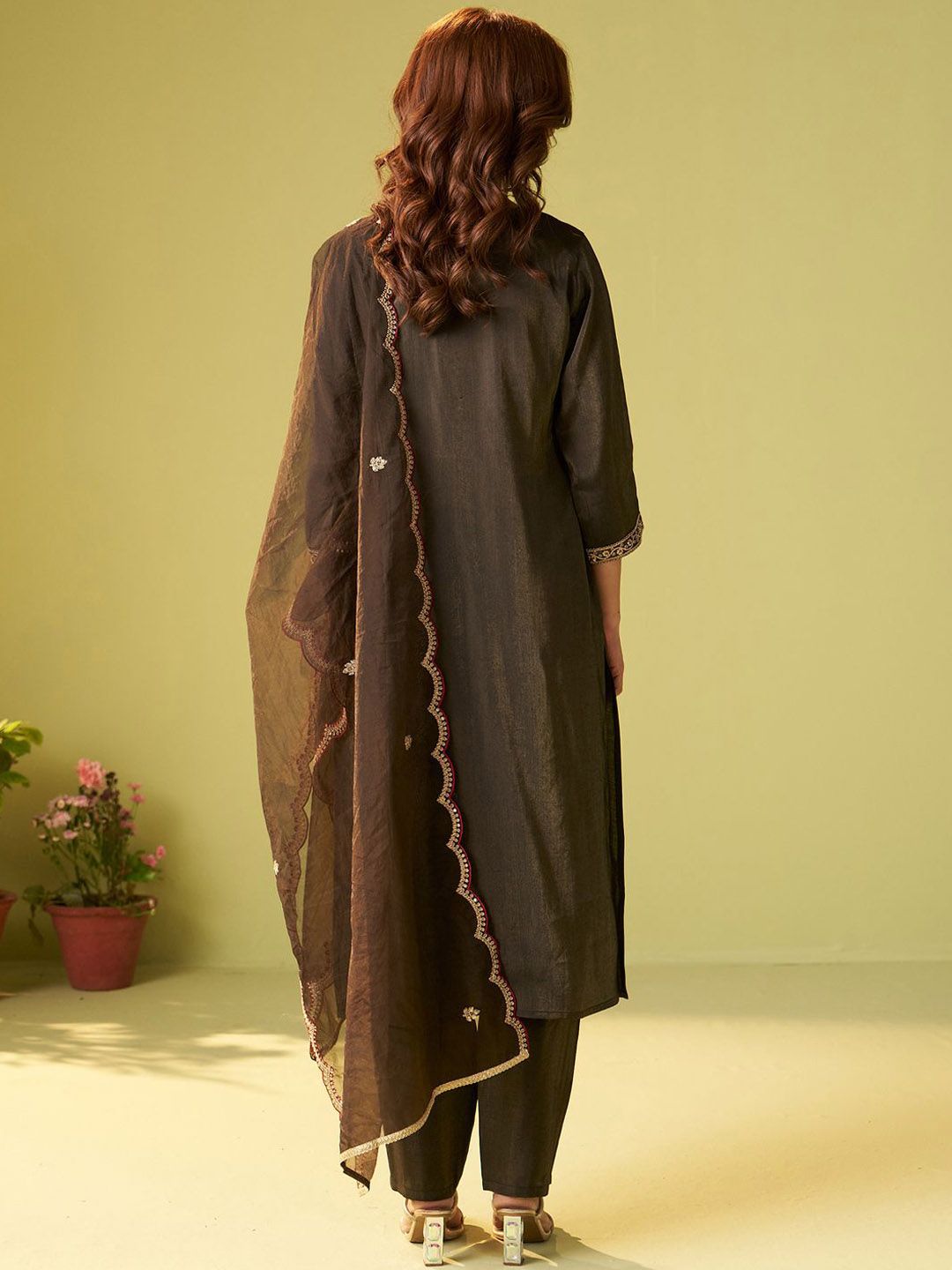 Women Floral Embroidered Kurta with Trousers & Dupatta