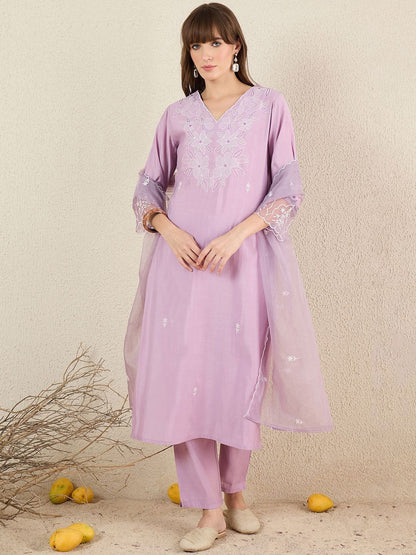 Women Floral Embroidered Regular Thread Work Kurta with Trousers & Dupatta