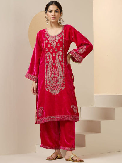 Dhiyona IS Women's Women Ethnic Motifs Embroidered Regular Thread Work Velvet Kurta with Trousers