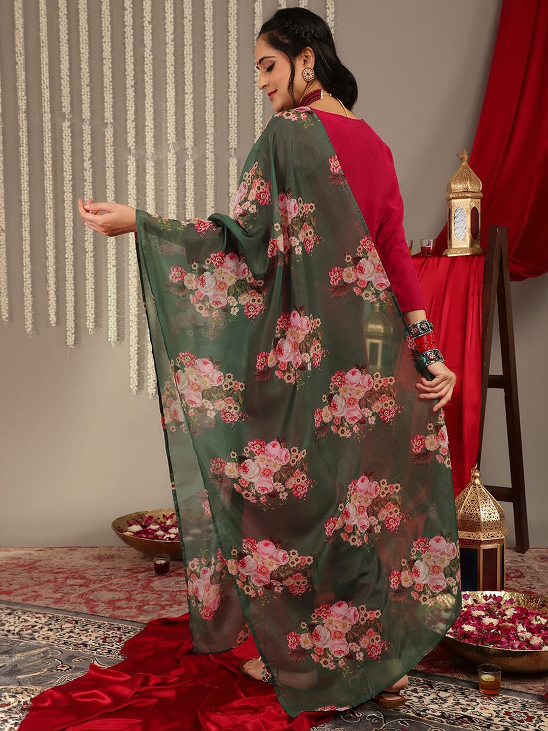 Dhiyona VA Women'sThread Work Detail Straight Kurta & Trousers With Dupatta