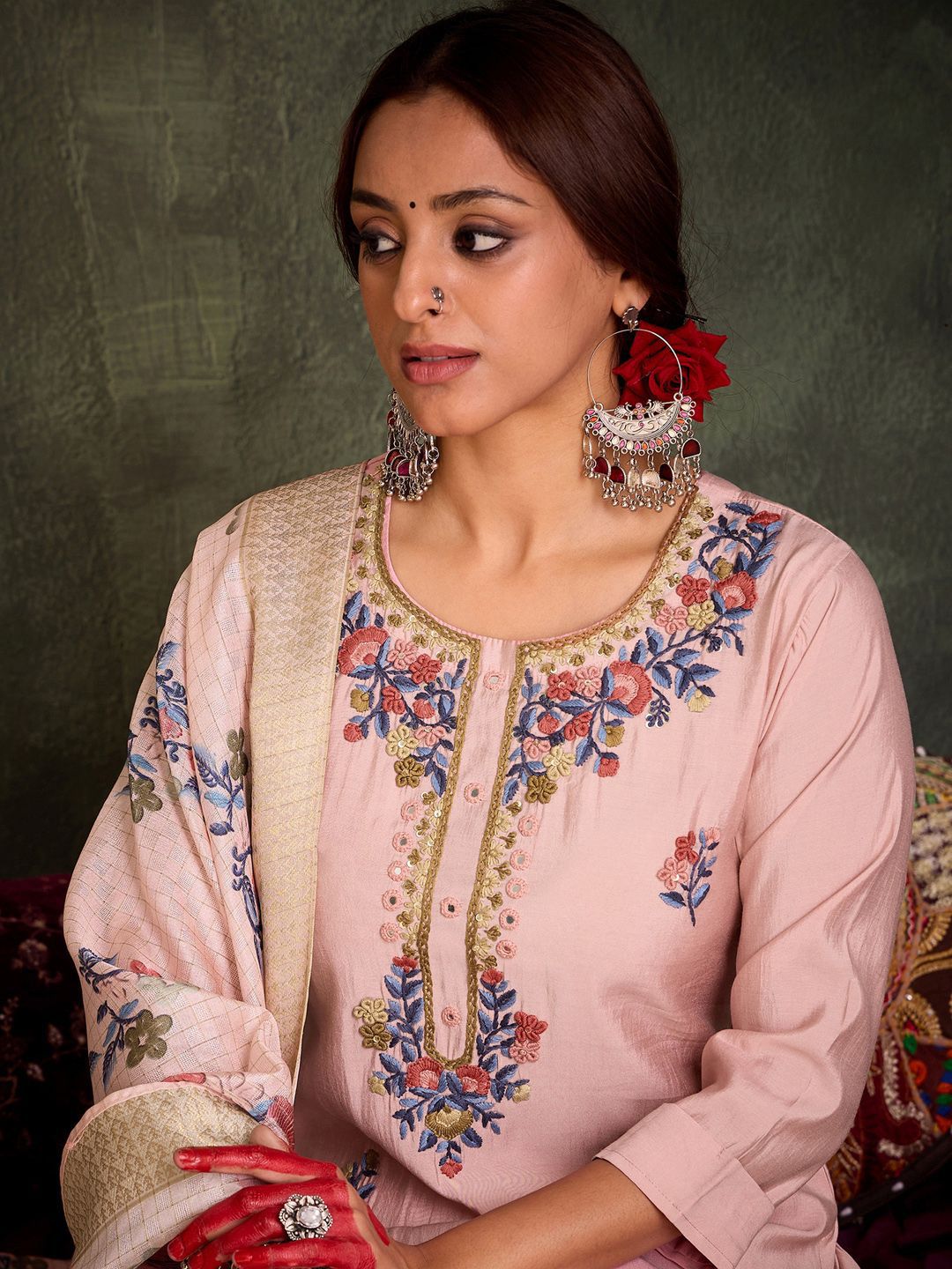 Dhiyona IE Floral Embroidered Thread Work Straight Kurta With Trousers And Dupatta