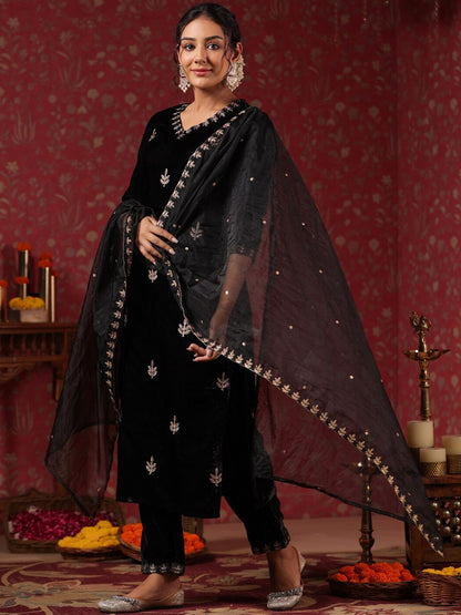 Dhiyona IS Women's Ethnic Motifs Embroidered Thread Work Velvet Kurta & Trousers With Dupatta
