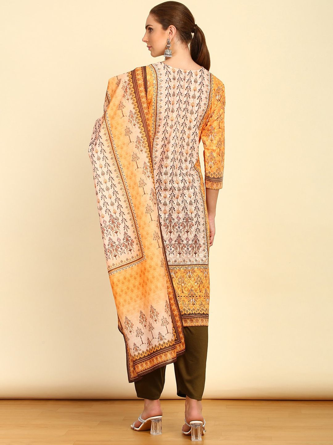 Dhiyona SO Women's Women Floral Printed Sequinned V-Neck Straight Kurta With Trousers & Dupatta
