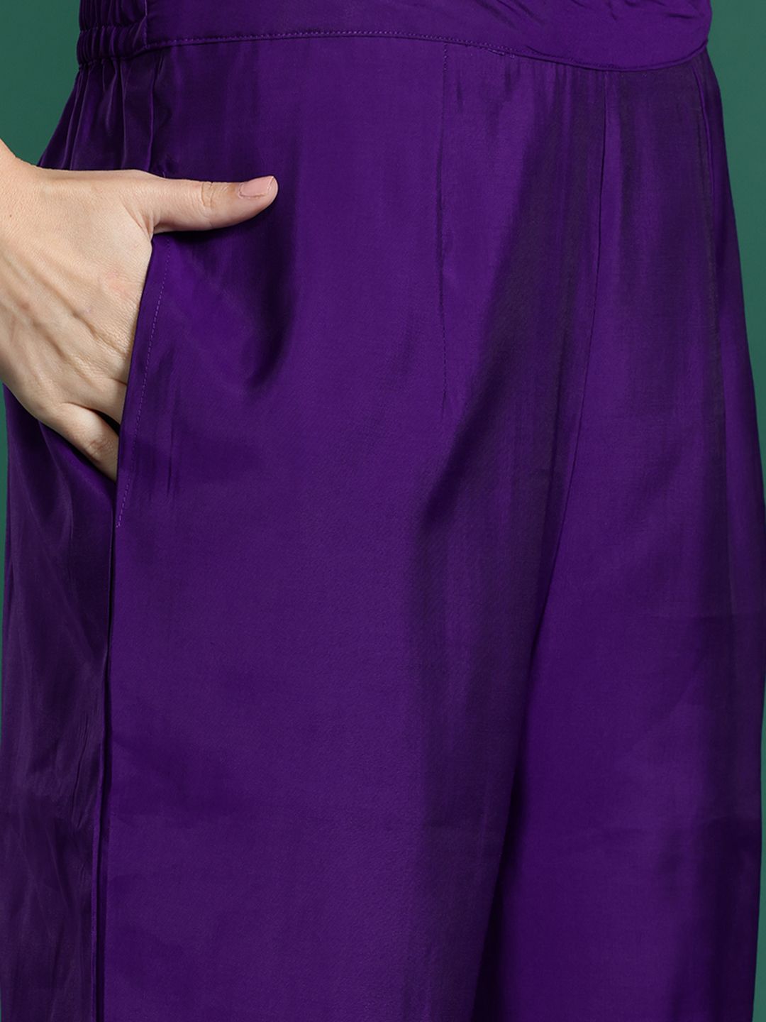 Dhiyona IE Ethnic Motifs Embroidered Empire Kurta with Trousers