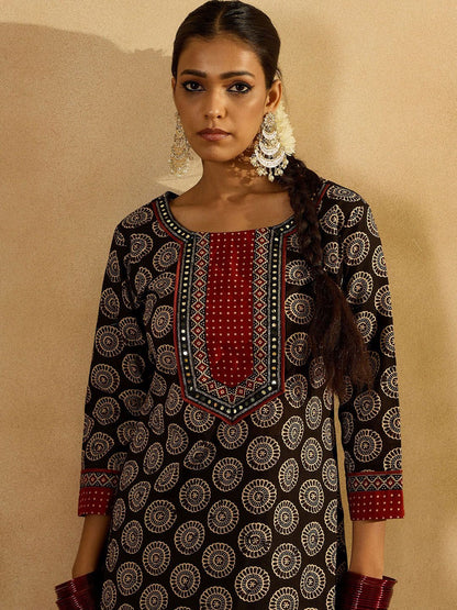 Black Geometric Printed Round Neck Pure Cotton Straight Kurta Set