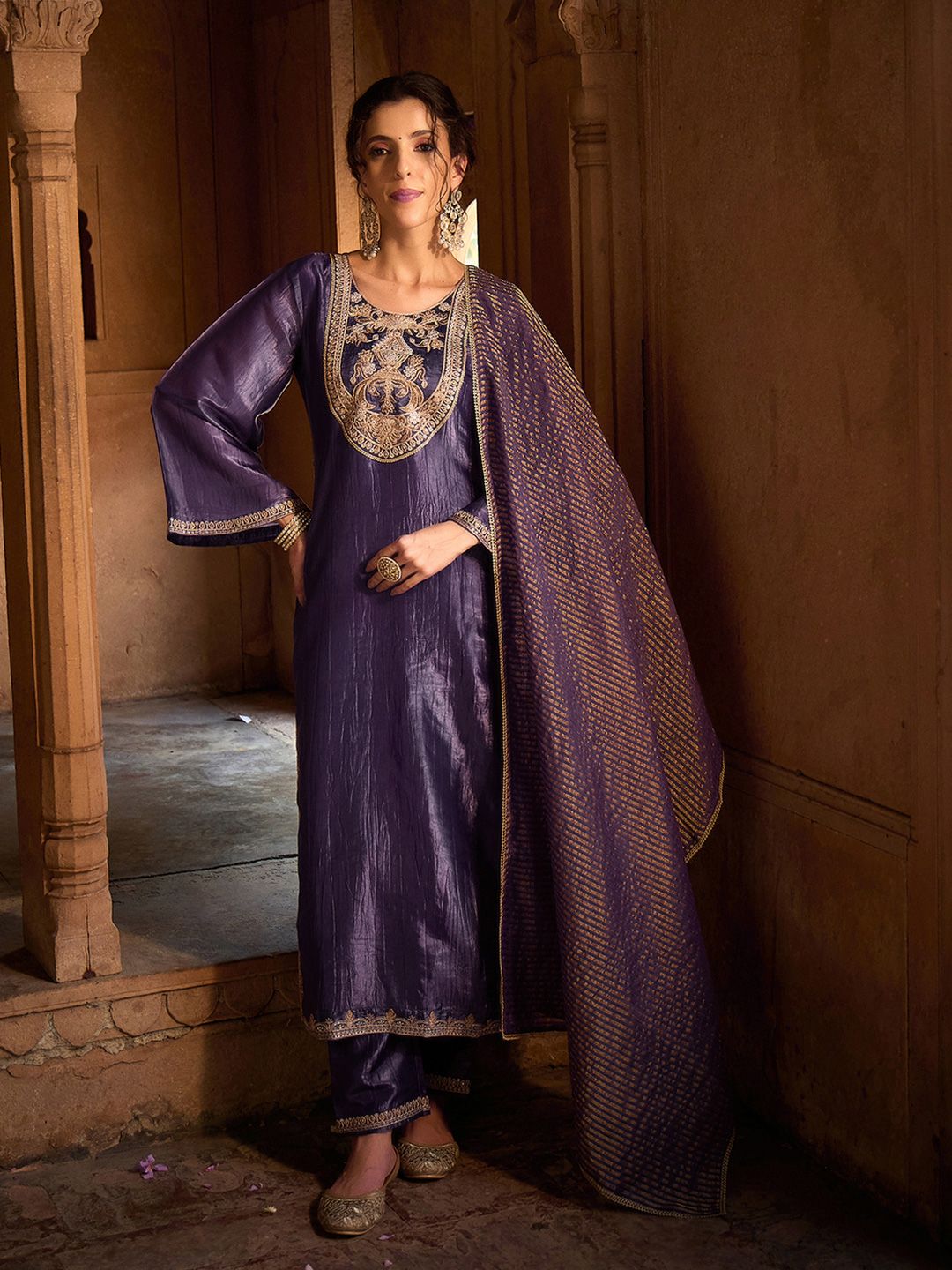 Dhiyona CH Women Floral Embroidered Kurta with Trousers & Dupatta