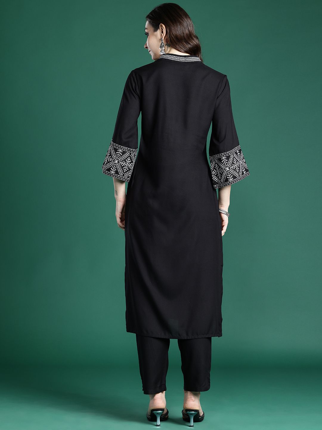 Dhiyona IE Ethnic Motifs Embroidered Regular Kurta with Trousers