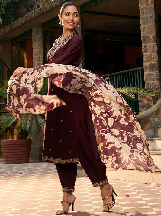 Dhiyona IE V Neck Ethnic Motifs Embroidered Regular Thread Work Kurta Set