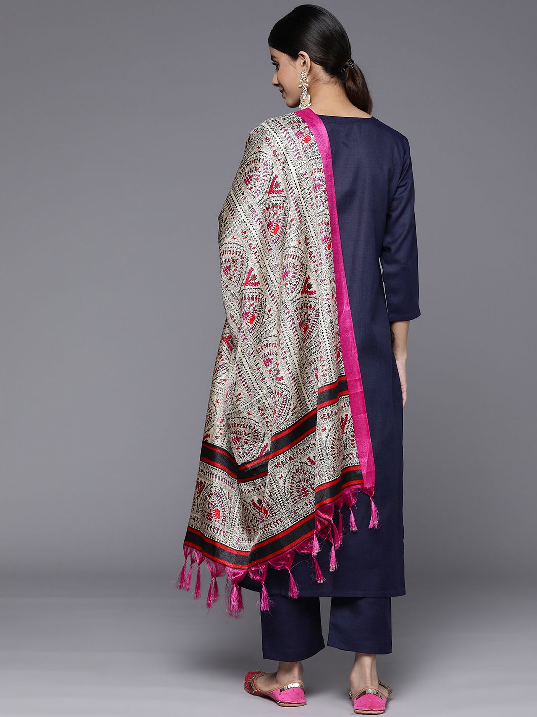 Dhiyona VA Women'sFloral Embroidered Sequinned Kurta With Trousers & Dupatta
