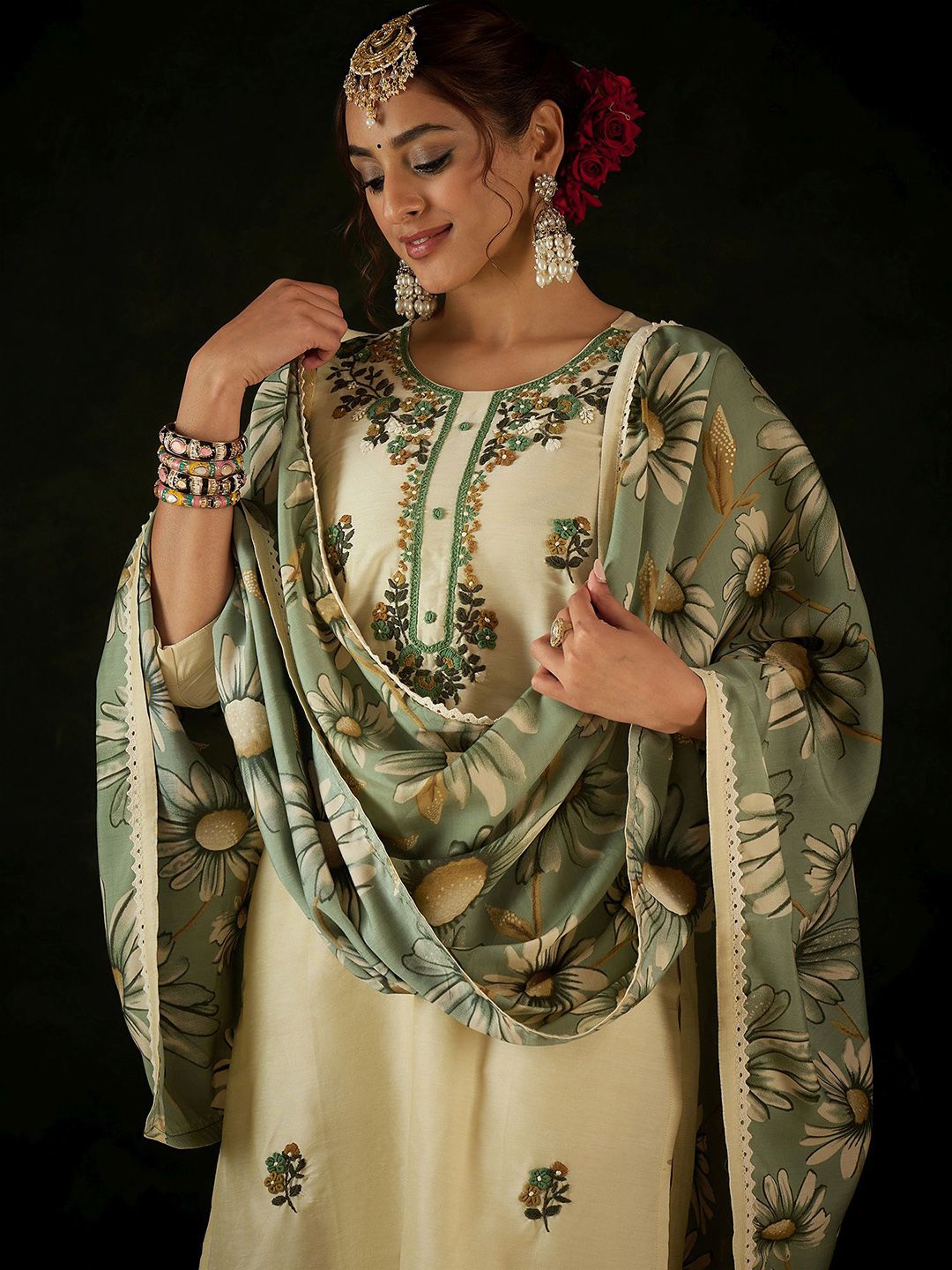 Women Floral Embroidered Regular Thread Work Kurta with Trousers & With Dupatta