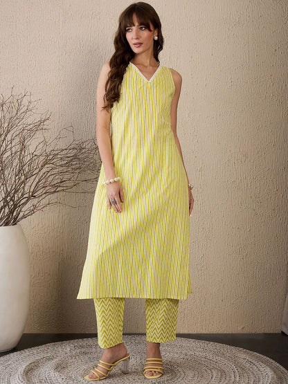 Women Printed Regular Pure Cotton Kurta with Trousers
