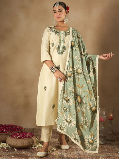 Dhiyona IE Floral Embroidered U-Neck Straight Kurta With Trousers And Dupatta
