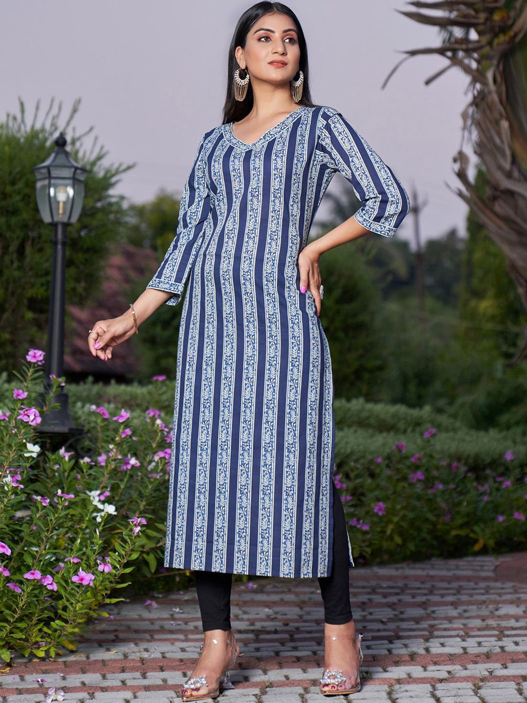Dhiyona IE Blue Striped V-Neck Pure Cotton Straight Kurta