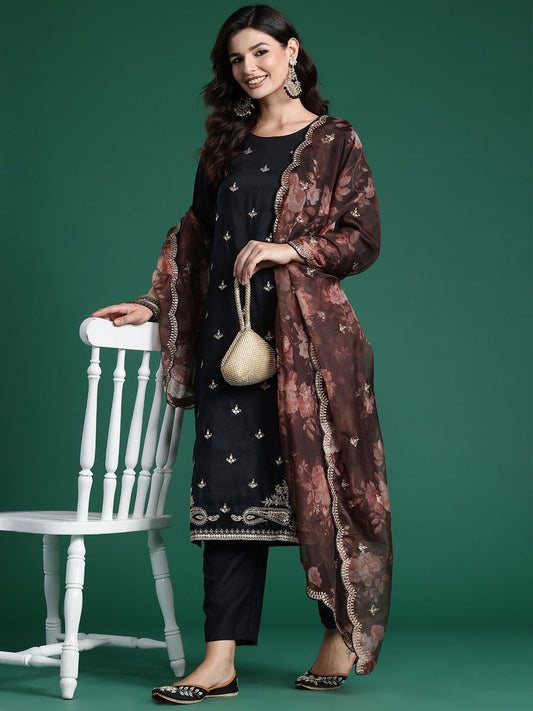Dhiyona IE Ethnic Motifs Embroidered Sequinned Kurta With Trousers & Dupatta