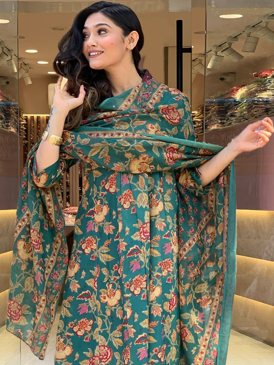 Dhiyona KL Women Floral Printed V-Neck Anarkali Kurta with Palazzos & Dupatta