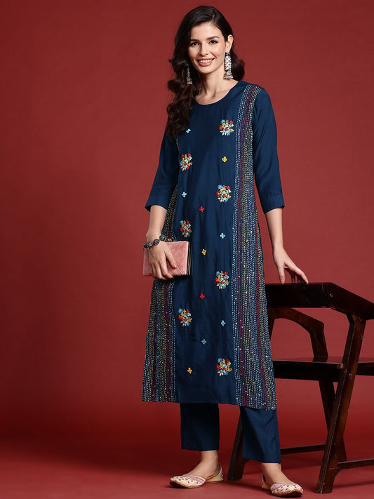 Dhiyona IE Floral Embroidered Panelled Thread Work Kurta with Trousers
