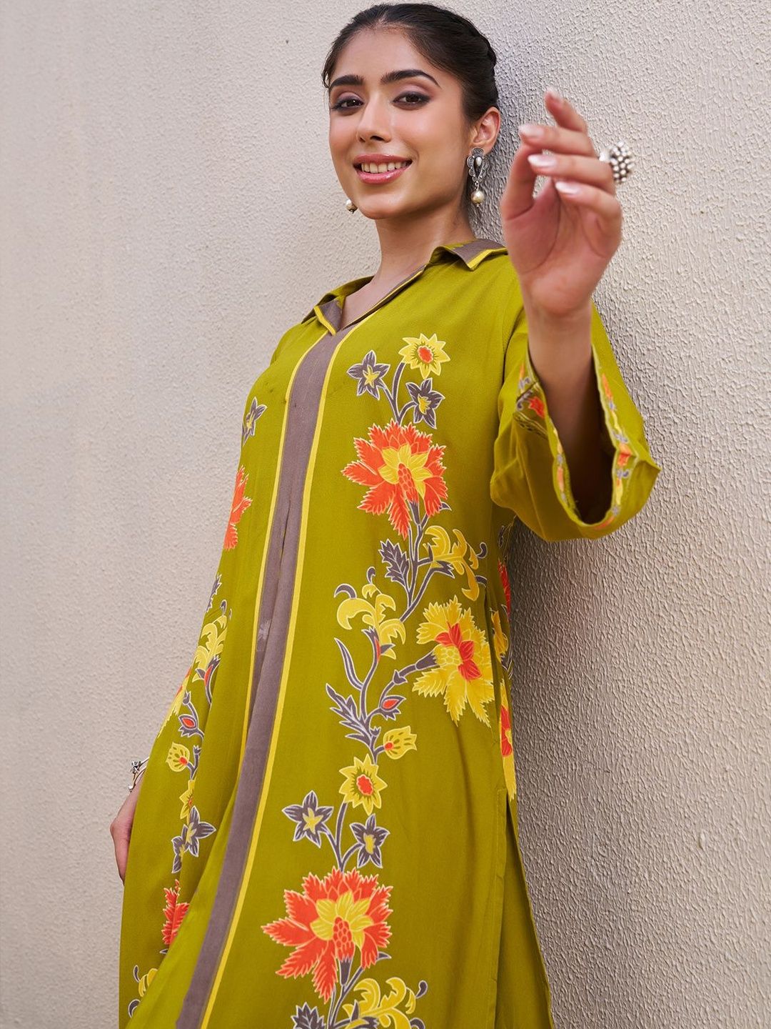 Dhiyona IE Women Floral Printed Shirt Collar Straight Kurta with Palazzos