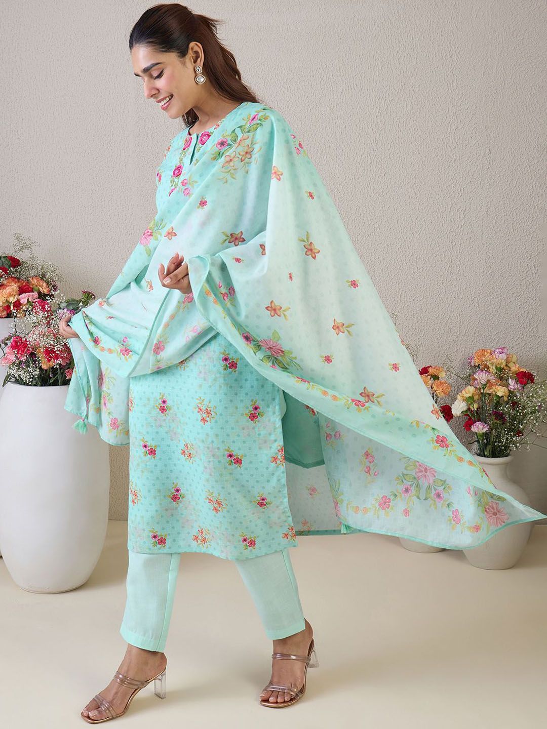 Dhiyona IE Women Floral Embroidered Thread Work Linen Kurta with Trousers & With Dupatta