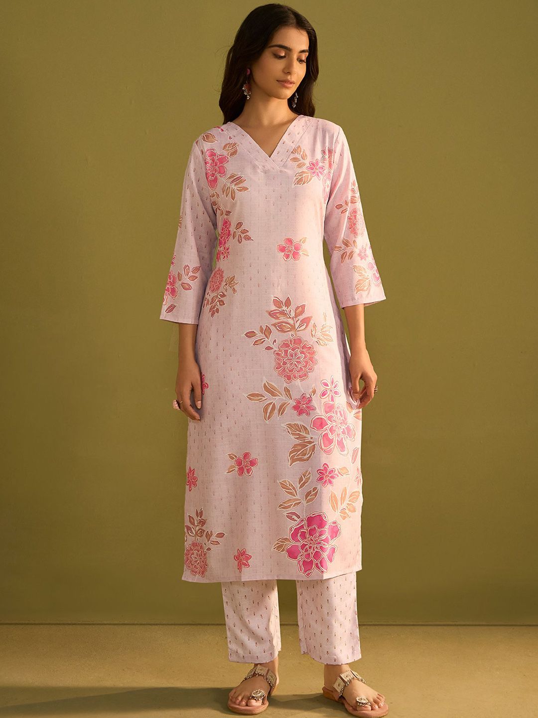 Dhiyona IE Floral Printed V-Neck Straight Kurta With Trousers
