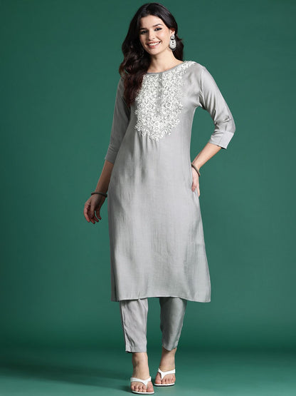 Dhiyona IE Ethnic Motifs Embroidered Thread Work Kurta with Trousers