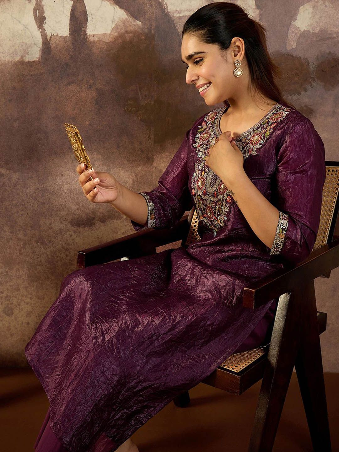 Dhiyona IE Embroidered V-Neck Top With Trousers Co-Ords