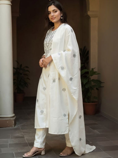 Women Ethnic Motifs Embroidered Regular Thread Work Pure Cotton Kurta with Trousers & With Dupatta