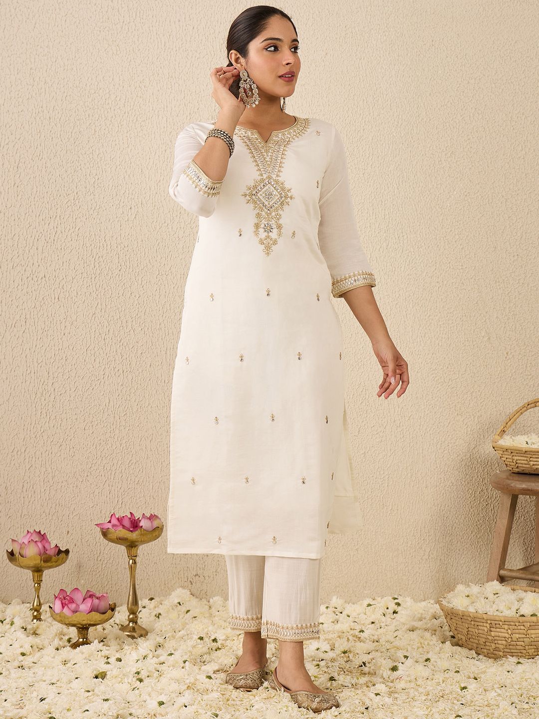Dhiyona IE Women's Women Ethnic Motifs Embroidered Regular Thread Work Kurta with Trousers & Dupatta