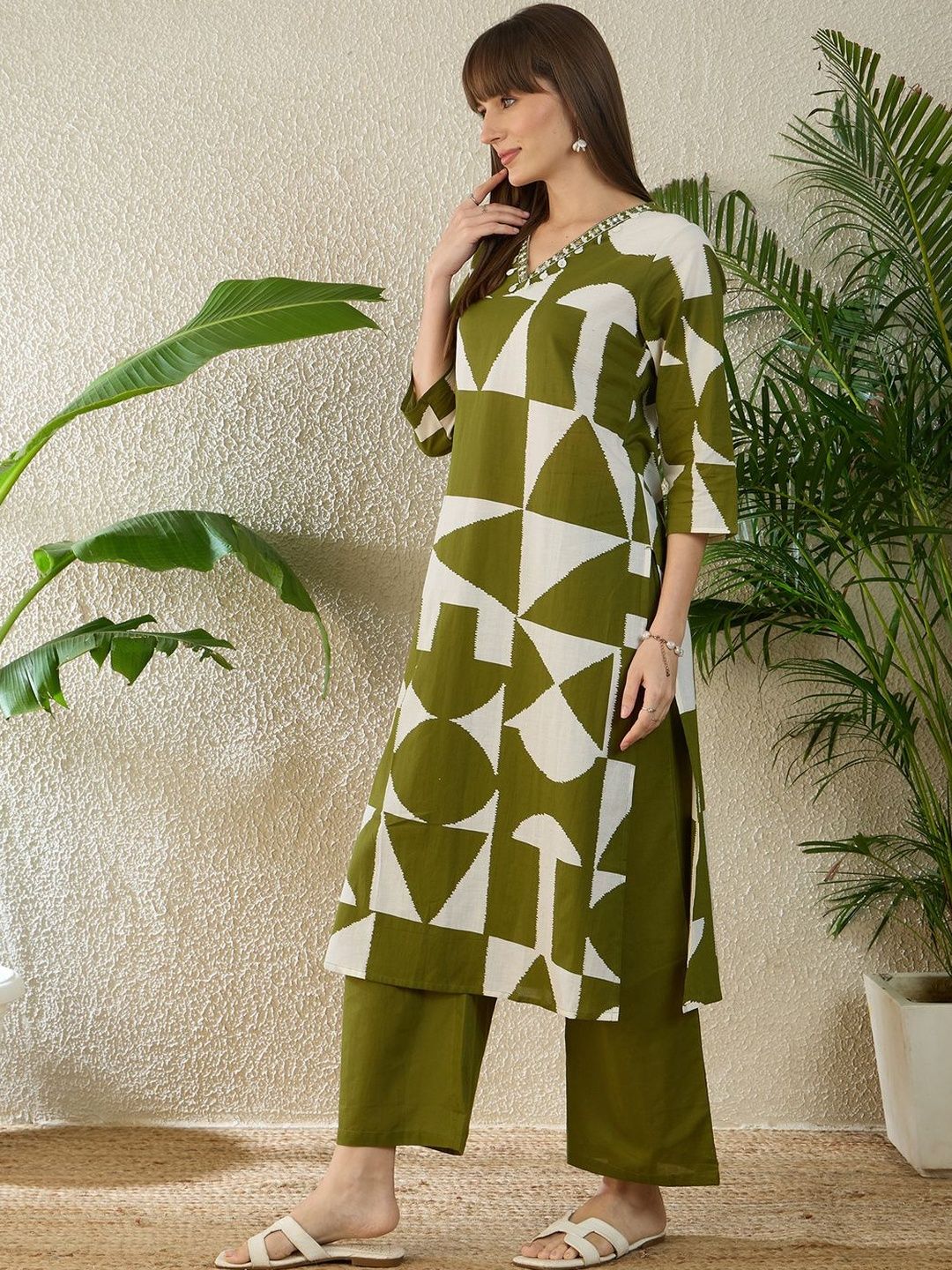 Dhiyona IE Printed V-Neck Pure Cotton Top With Trousers