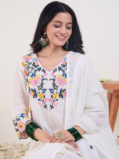 Floral Embroidered Thread Work Pure Cotton Kurta With Trousers & Dupatta