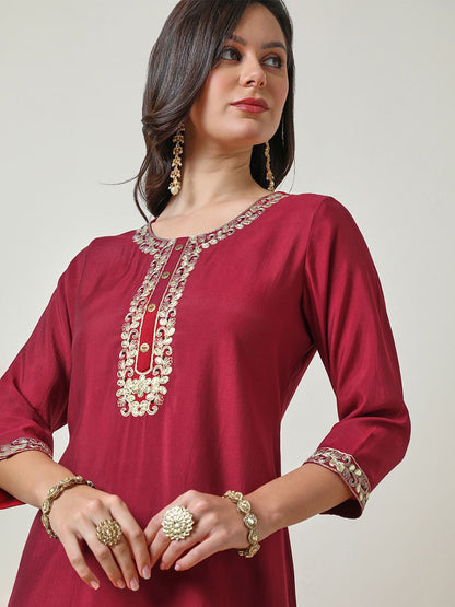 Dhiyona SO Women's Floral Embroidered Gotta Patti Straight Kurta With Trouser