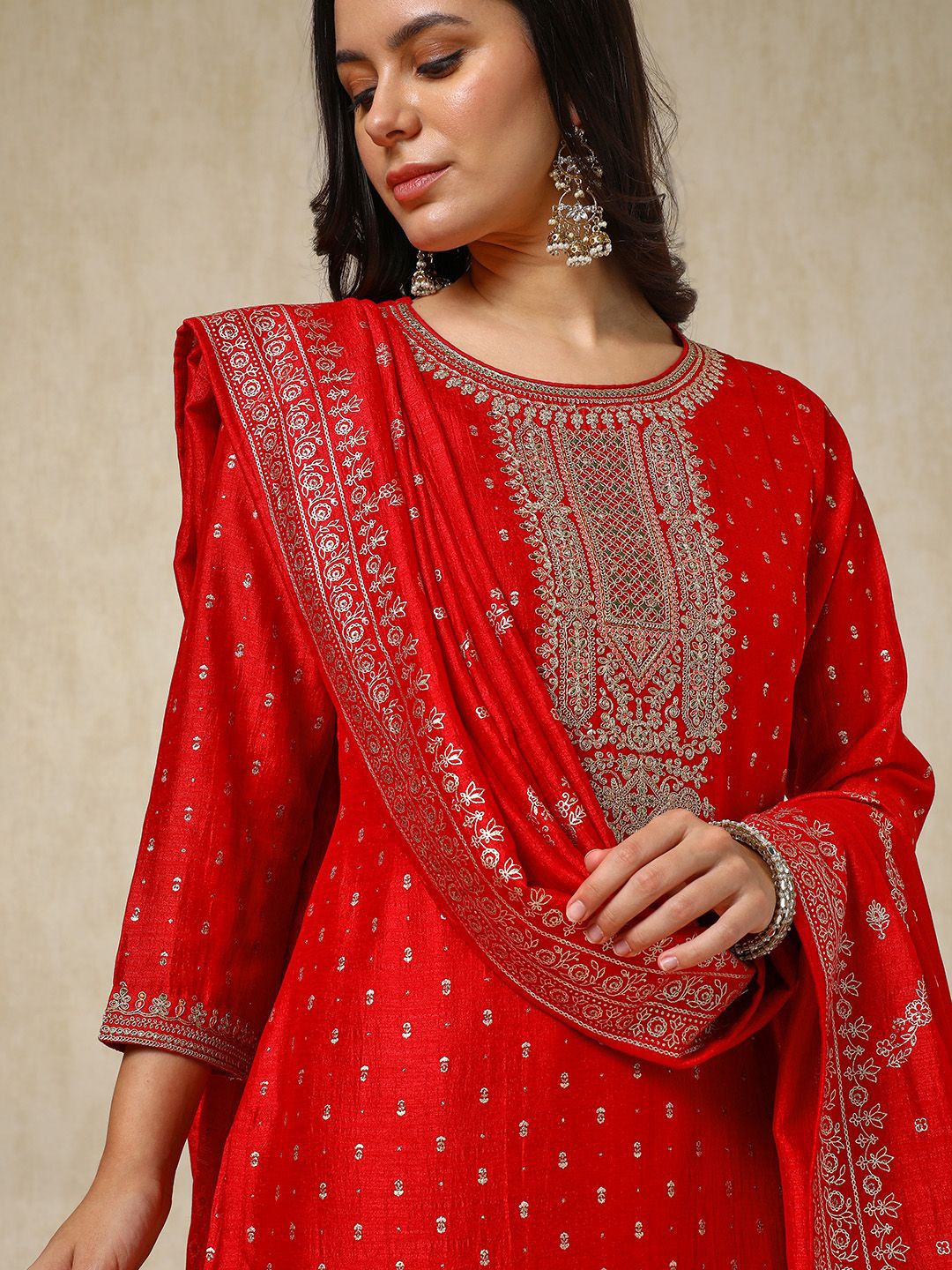 Dhiyona SO Women's Red Floral Printed Round Neck Regular Thread Work Kurta With Trouser With Dupatta