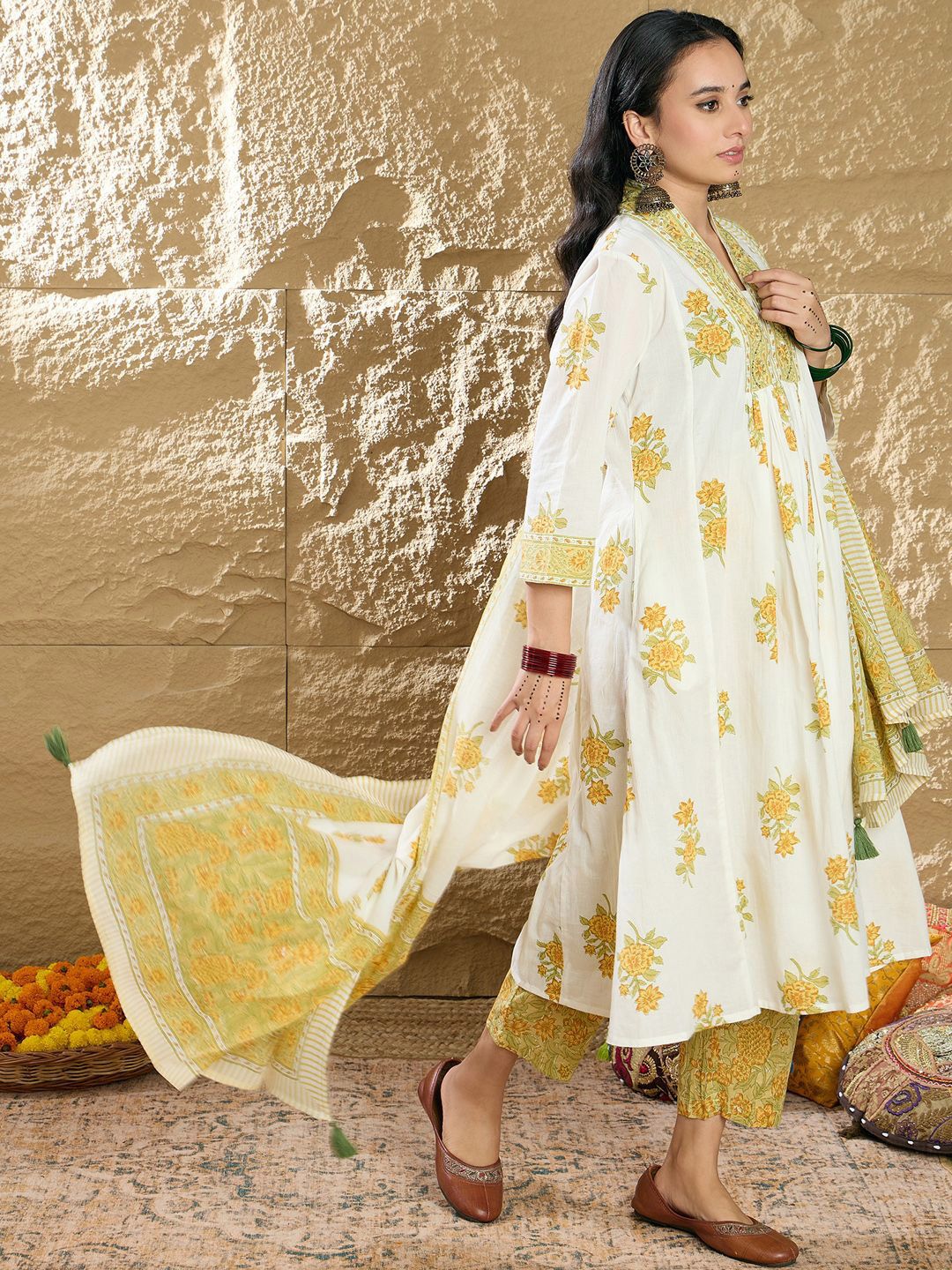 Dhiyona IE Women Floral Printed Pleated Pure Cotton Kurta with Trousers & Dupatta