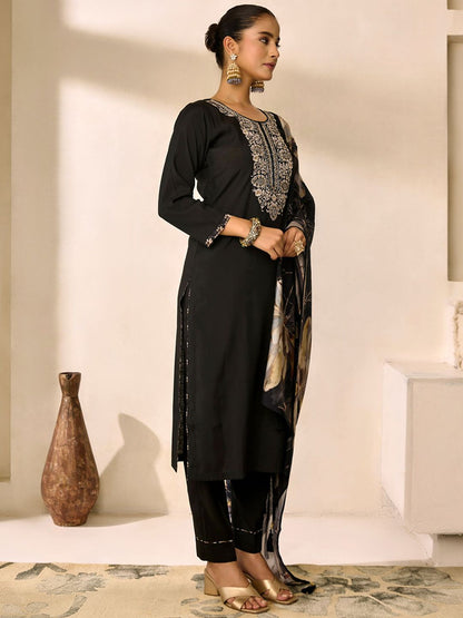 Dhiyona WP Plus Size Floral Embroidered Thread Work Kurta With Trousers & Dupatta