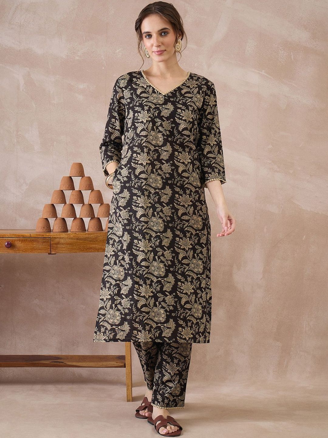 Women Floral Printed Regular Pure Cotton Kurta with Trousers