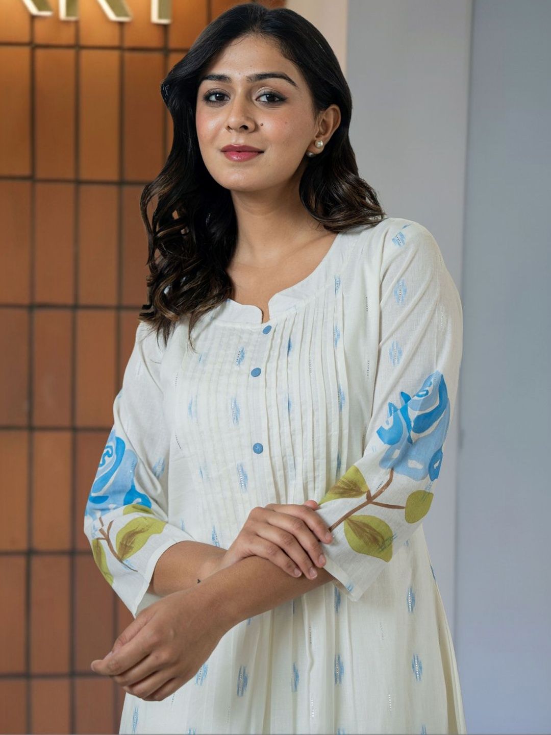 Dhiyona IE Women Floral Printed Pleated Pure Cotton Kurta with Trousers