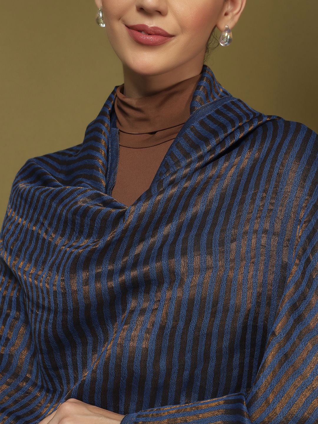 Dhiyona PA Zargul Striped Woven Design Zari Reversible Woolen Shawl