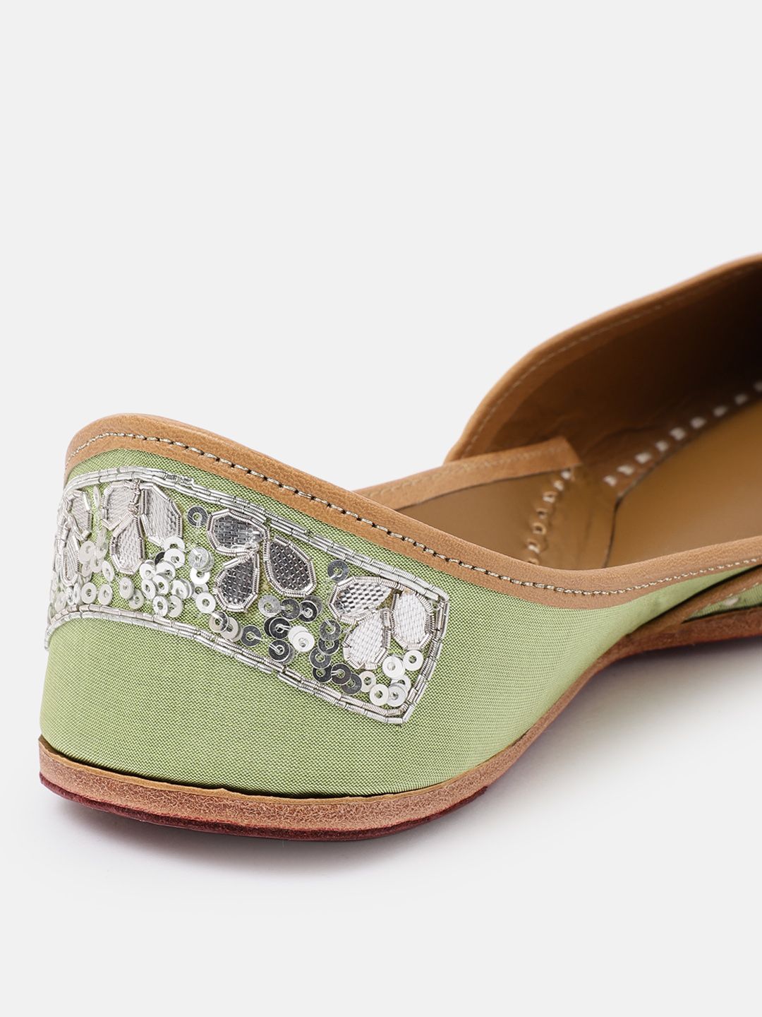 Dhiyona HOP Women Ethnic Embellished Mojaris