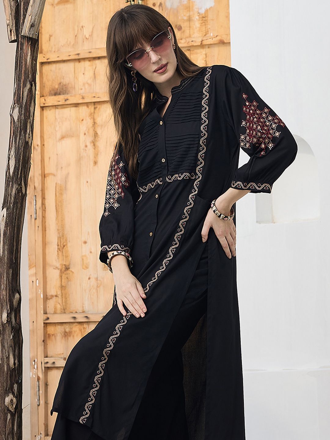 Dhiyona IE Women Ethnic Motifs Embroidered Kurta with Trousers
